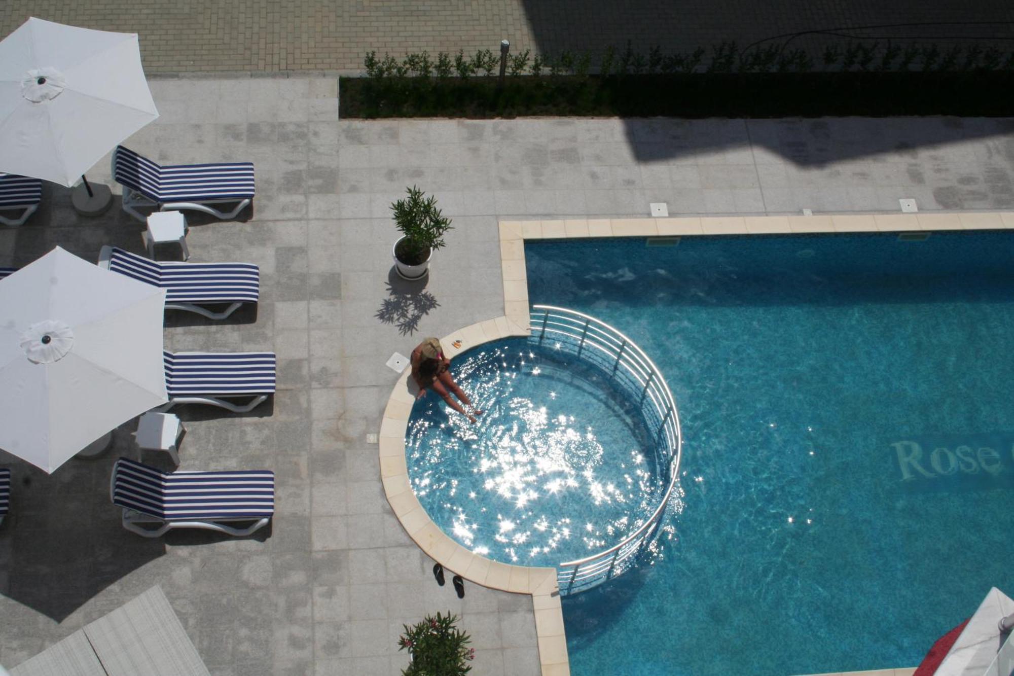 Rose Garden Omax Apartments Sunny Beach Esterno foto