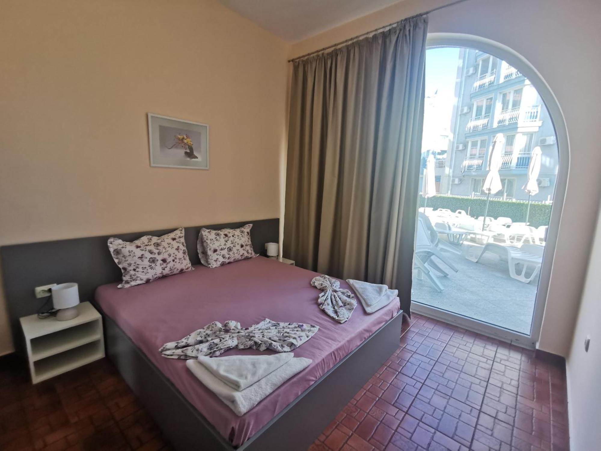 Rose Garden Omax Apartments Sunny Beach Esterno foto